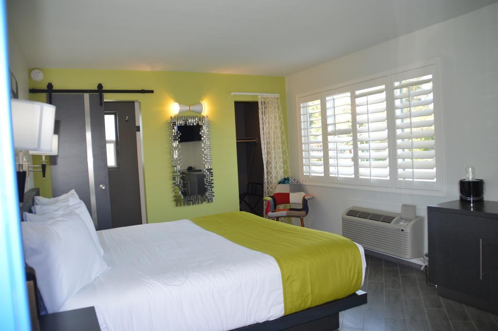 University Inn Asu/Tempe (Adults Only) Екстериор снимка